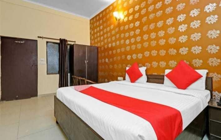 Super Hotel O Global New Delhi Exterior photo