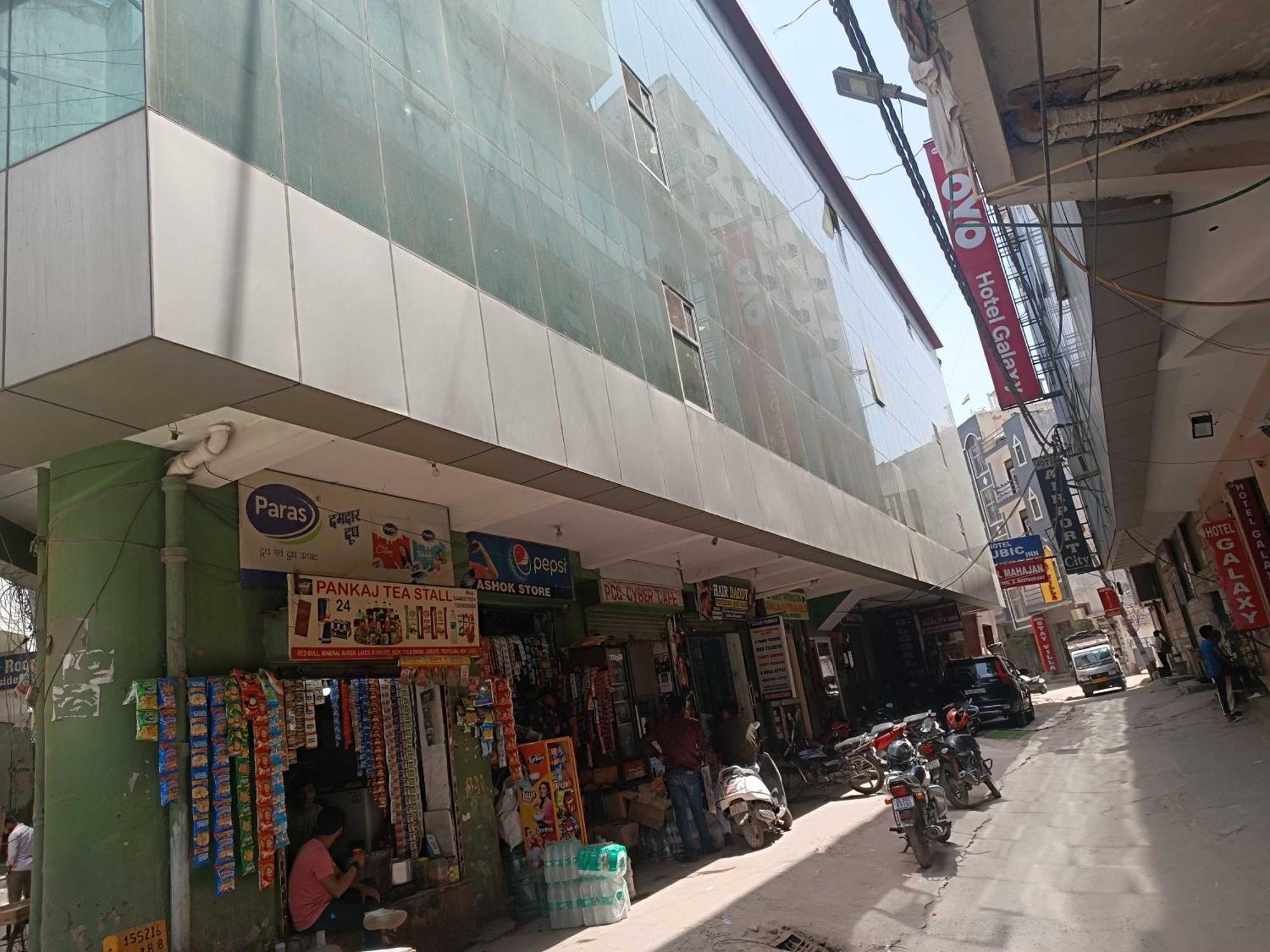 Super Hotel O Global New Delhi Exterior photo