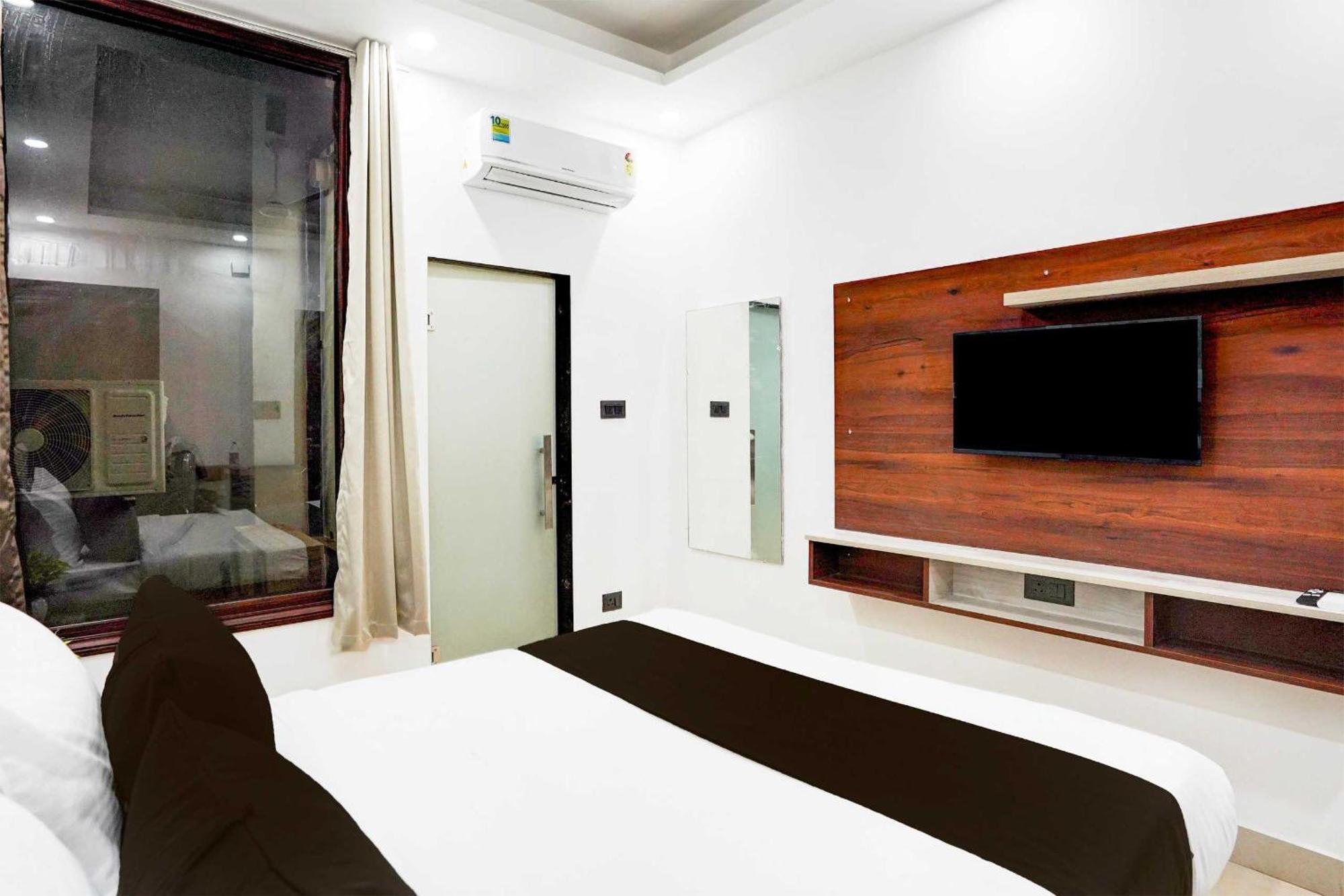 Super Hotel O Global New Delhi Exterior photo