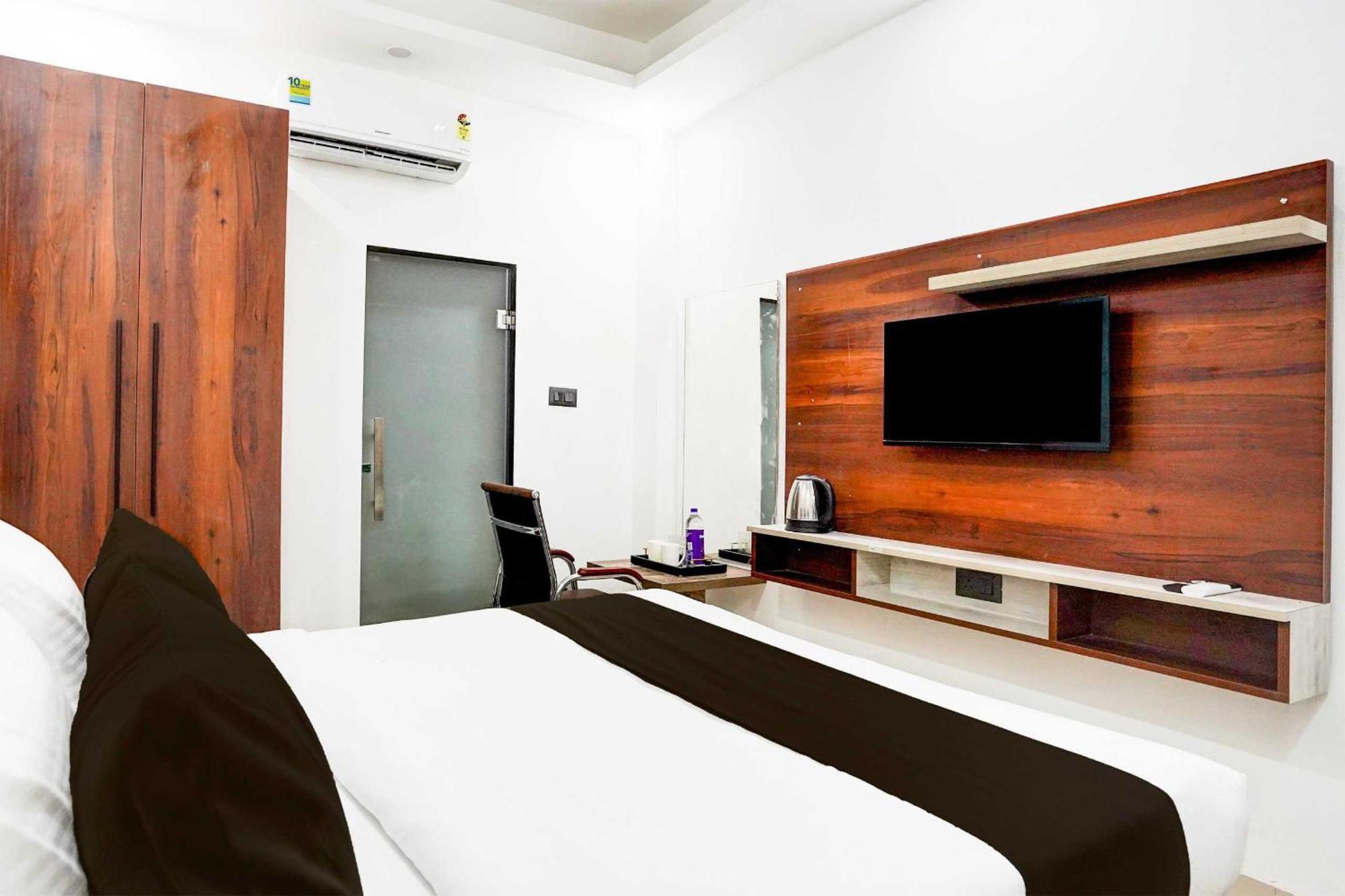 Super Hotel O Global New Delhi Exterior photo