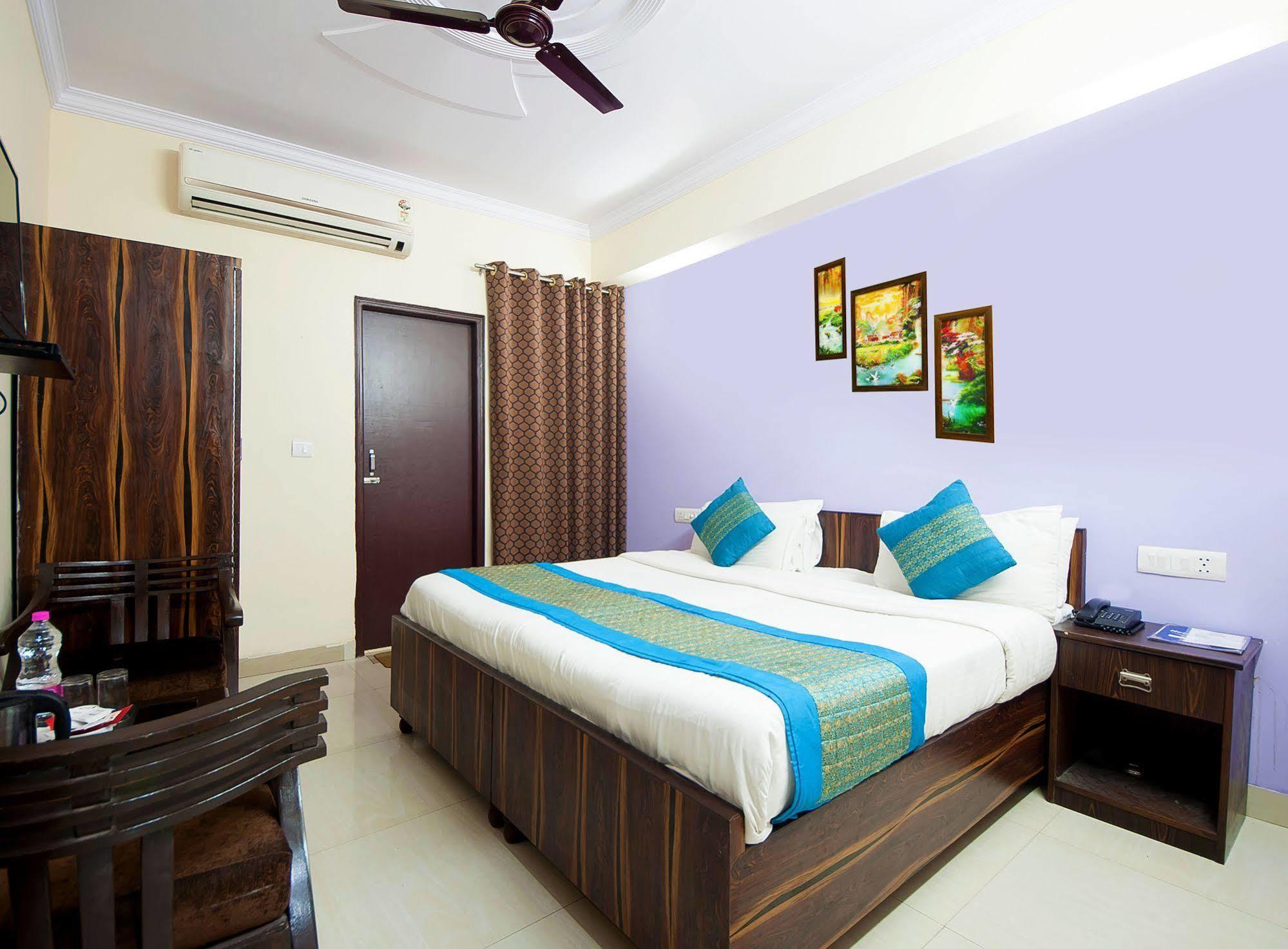 Super Hotel O Global New Delhi Exterior photo