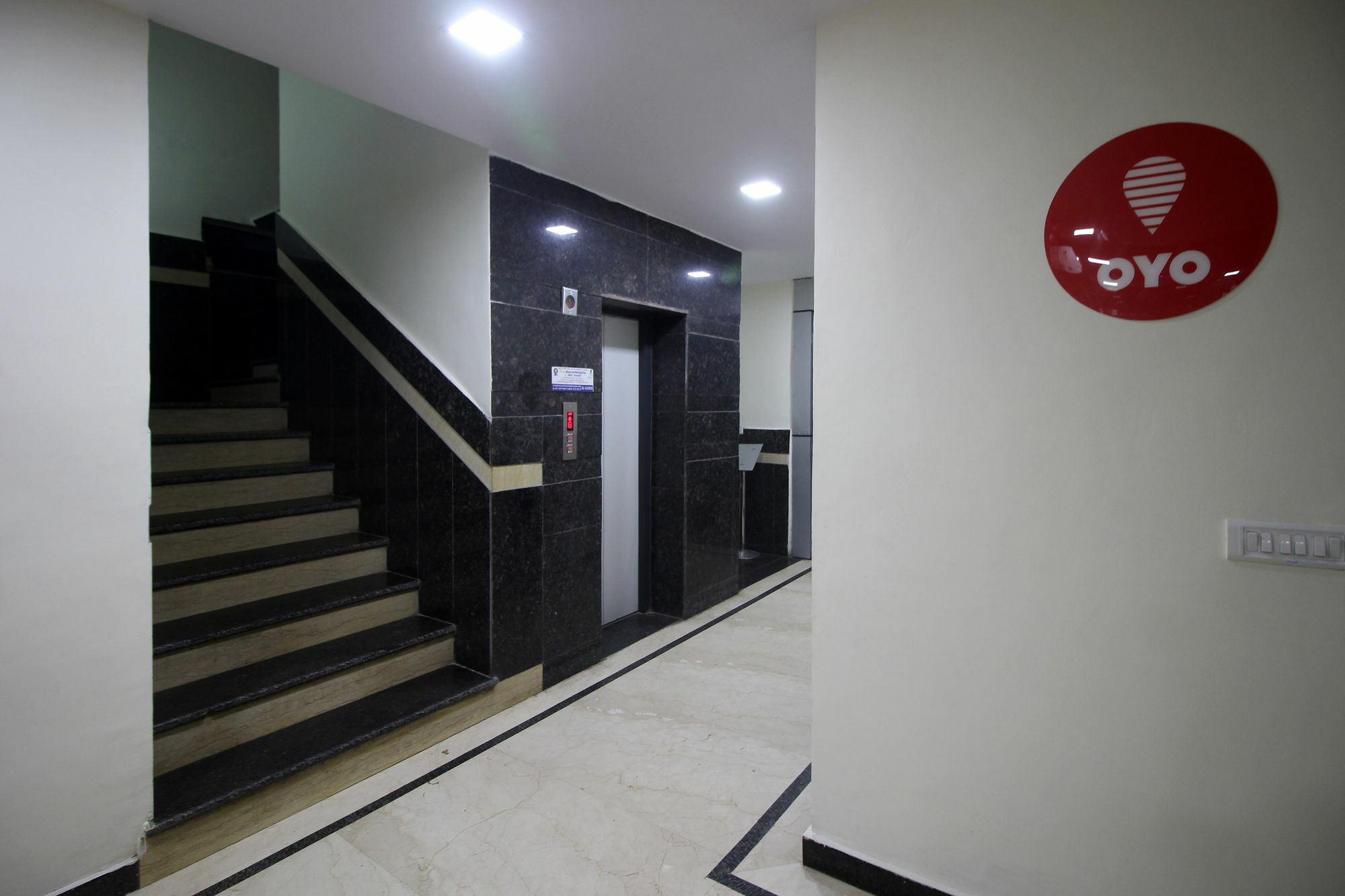 Super Hotel O Global New Delhi Exterior photo